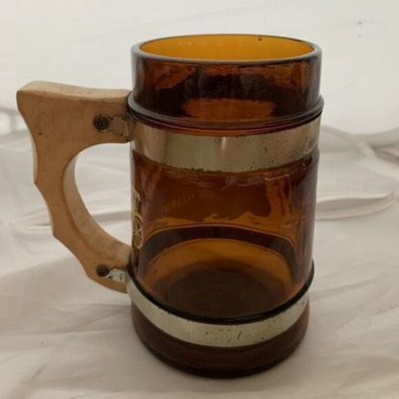 Nassau Souvenir Brown Glass Mug Wooden Handle - Picture 3 of 7